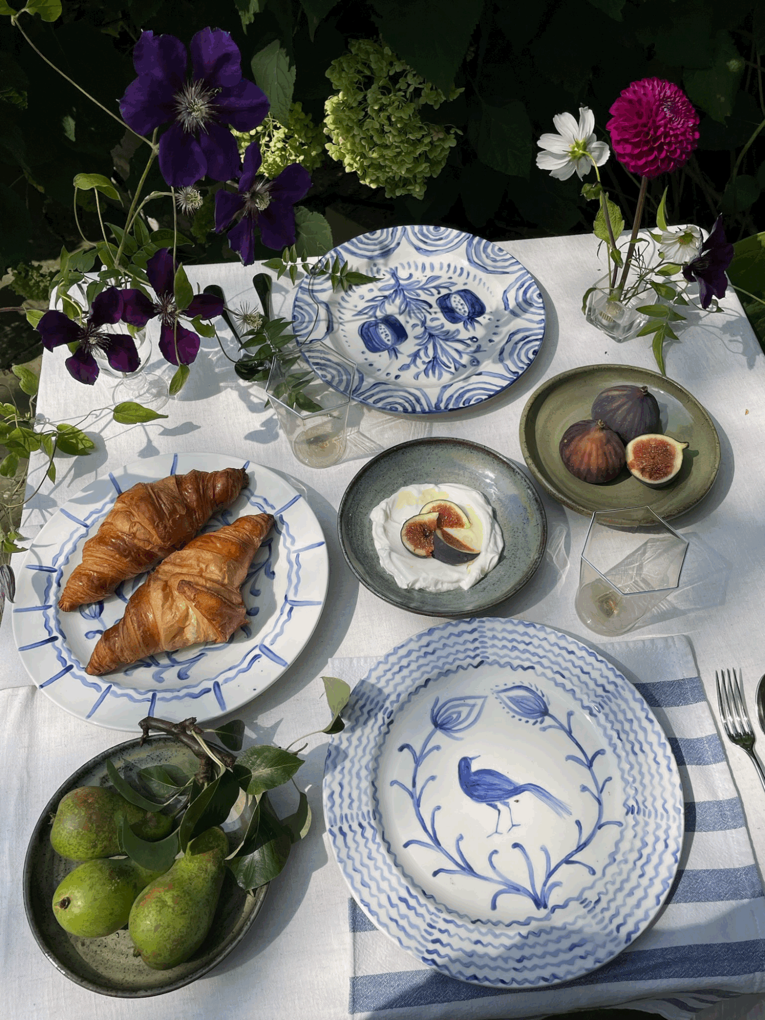 Hand-painted Pomegranate Granada Dinner Plate, Blue