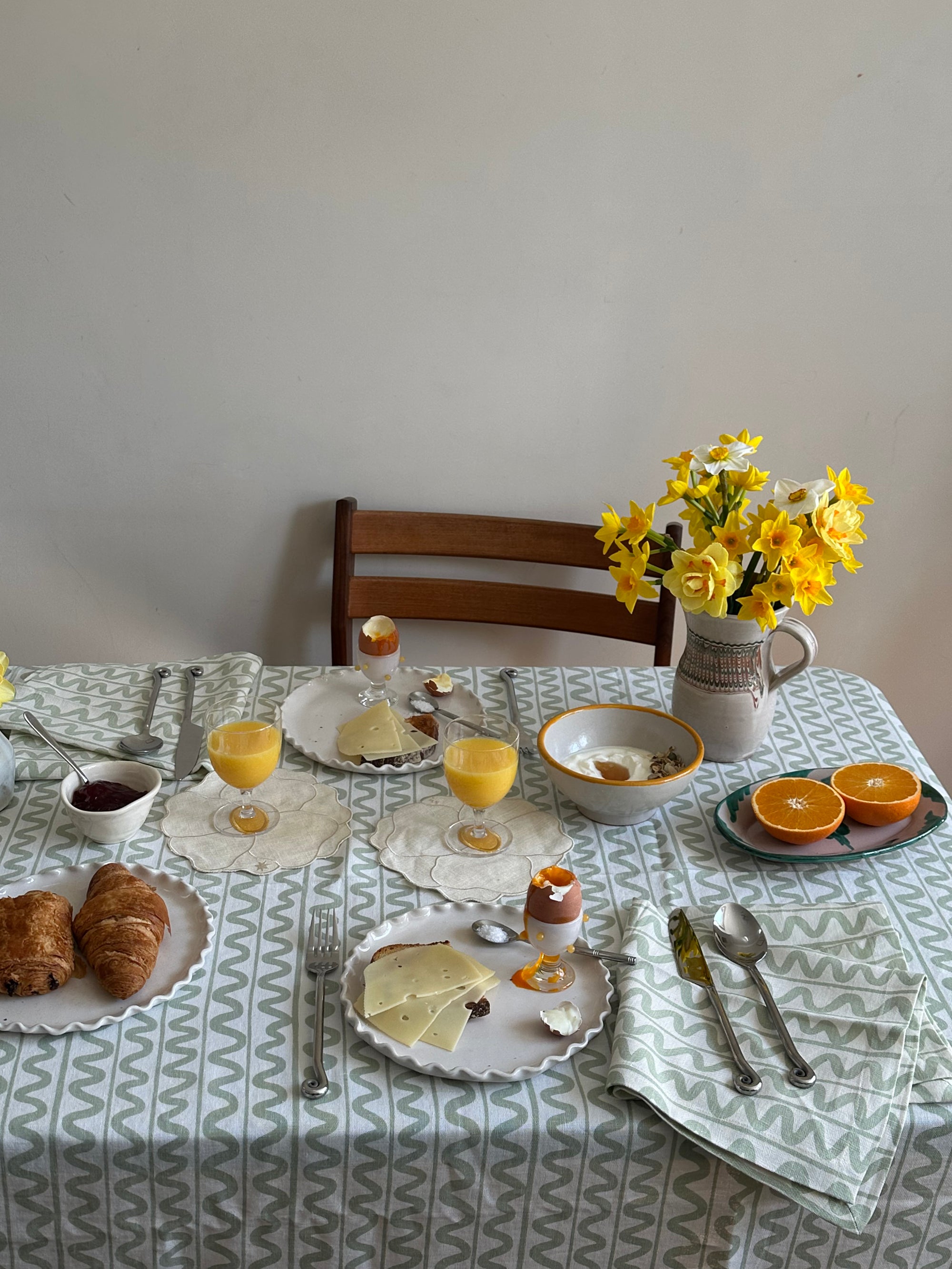 Green Linen Tablecloth, Wiggle Pattern