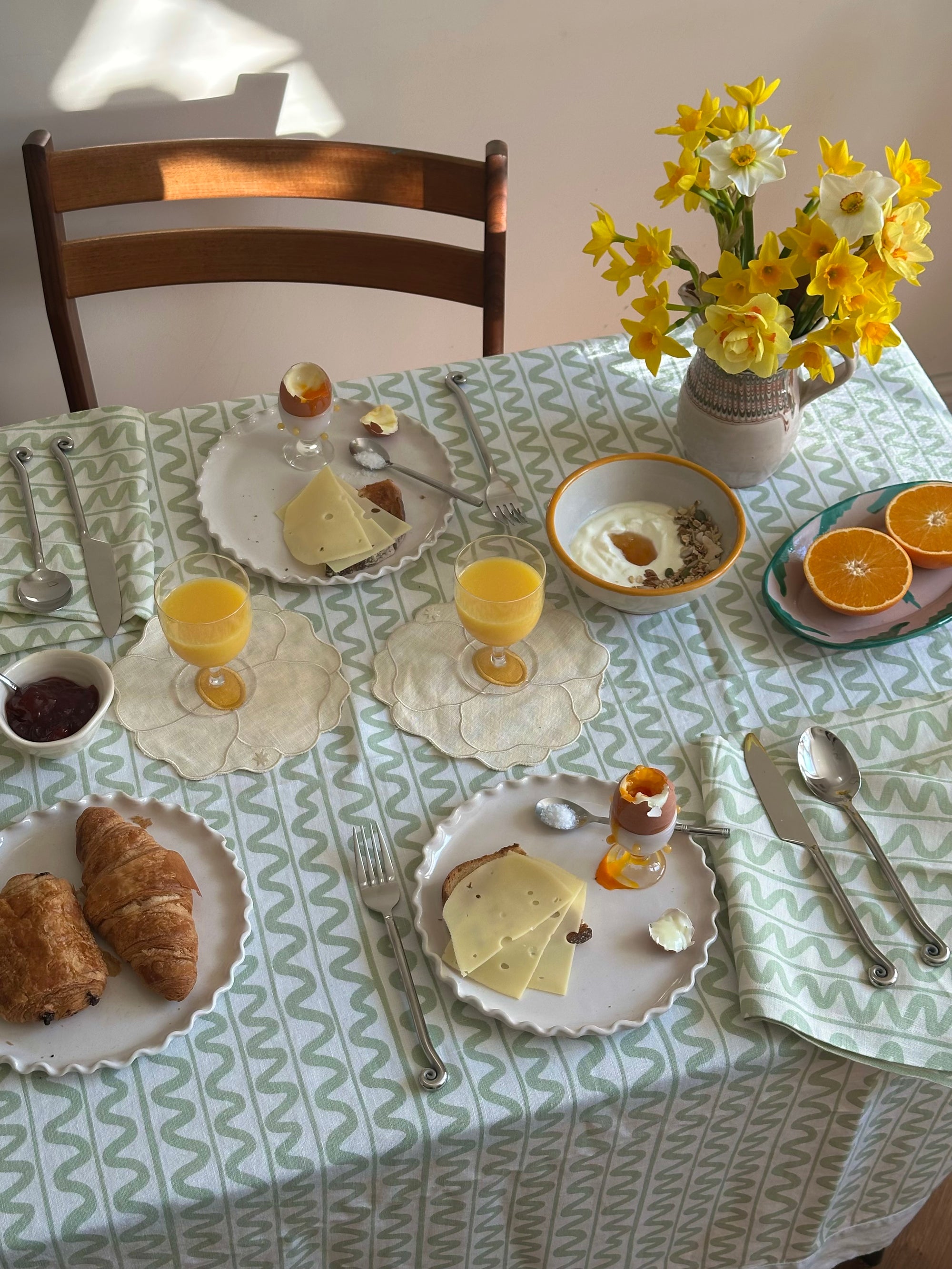 Green Linen Tablecloth, Wiggle Pattern