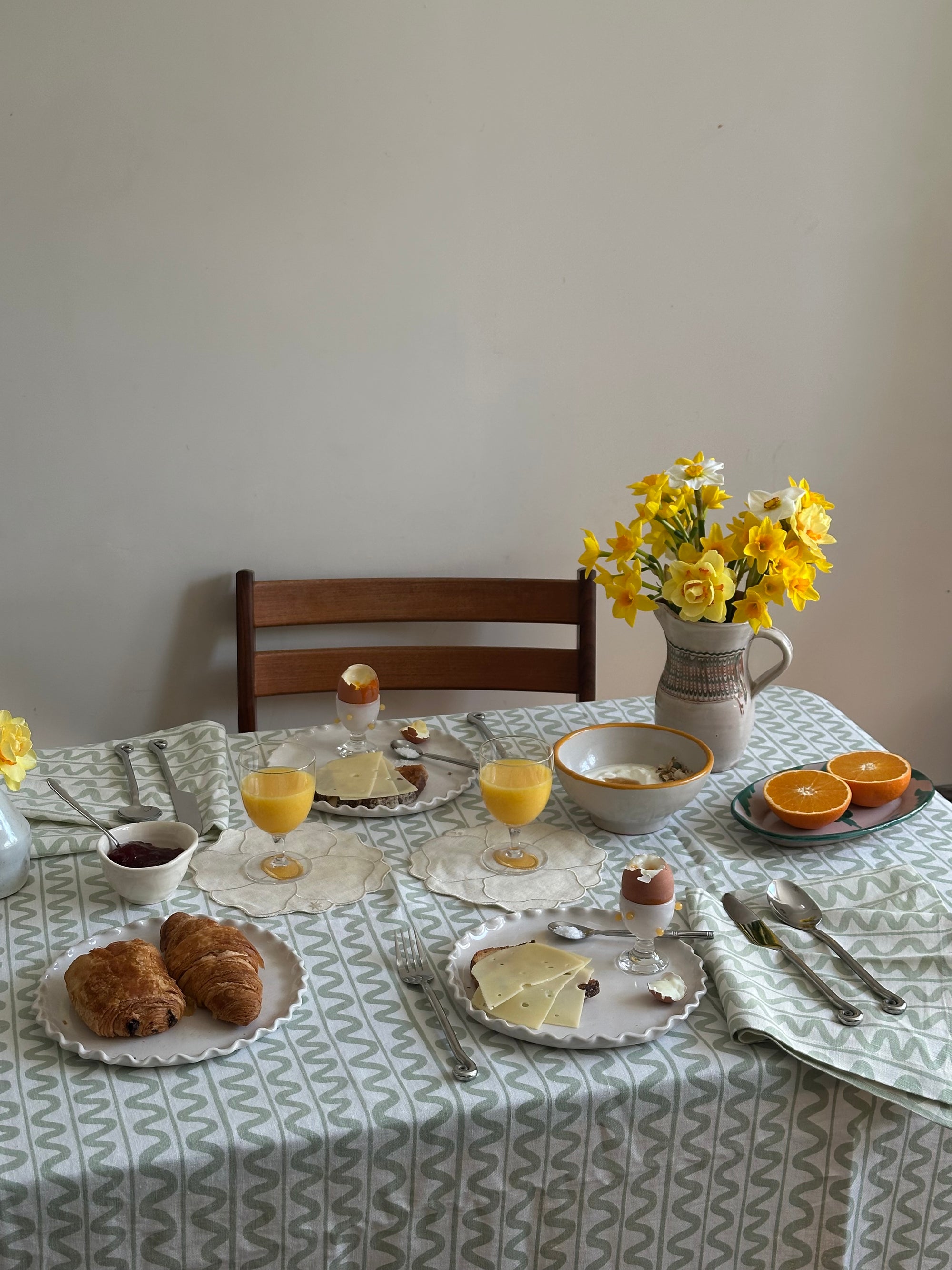 Green Linen Tablecloth, Wiggle Pattern