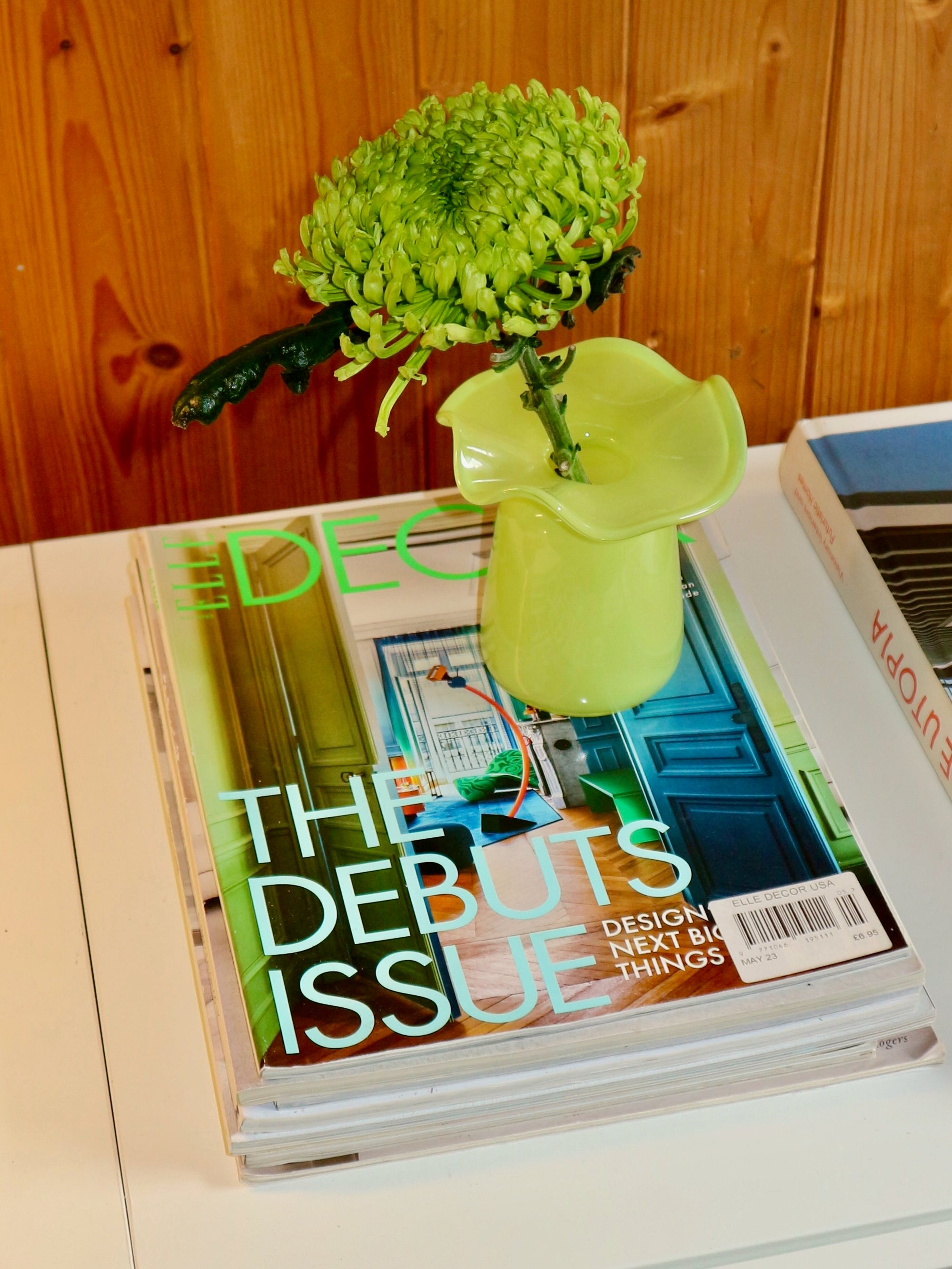 Marla Primrose Medium Handmade Glass Ruffle Bud Vase – Green