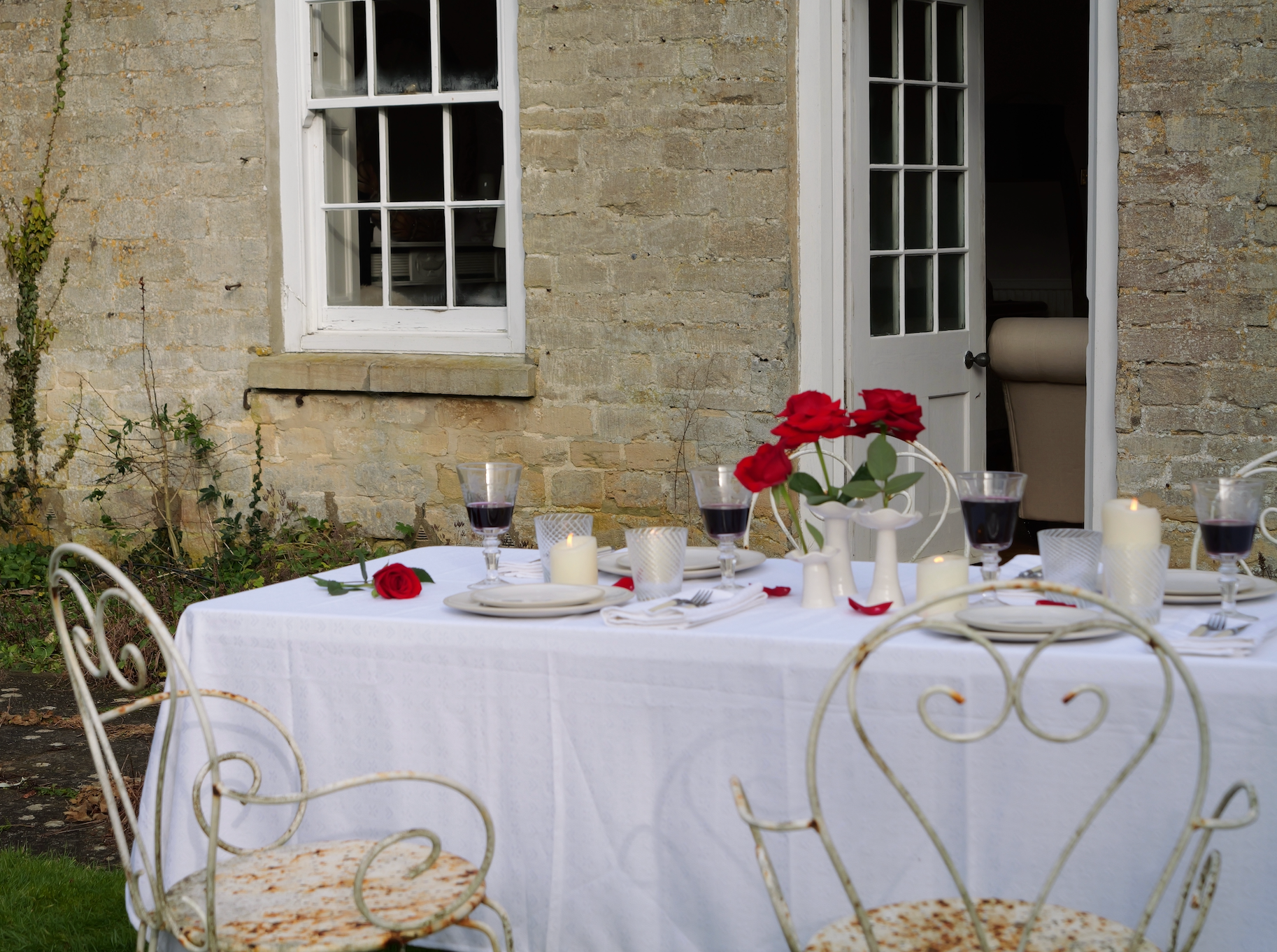 White Alpine Jacquard Cotton Tablecloth