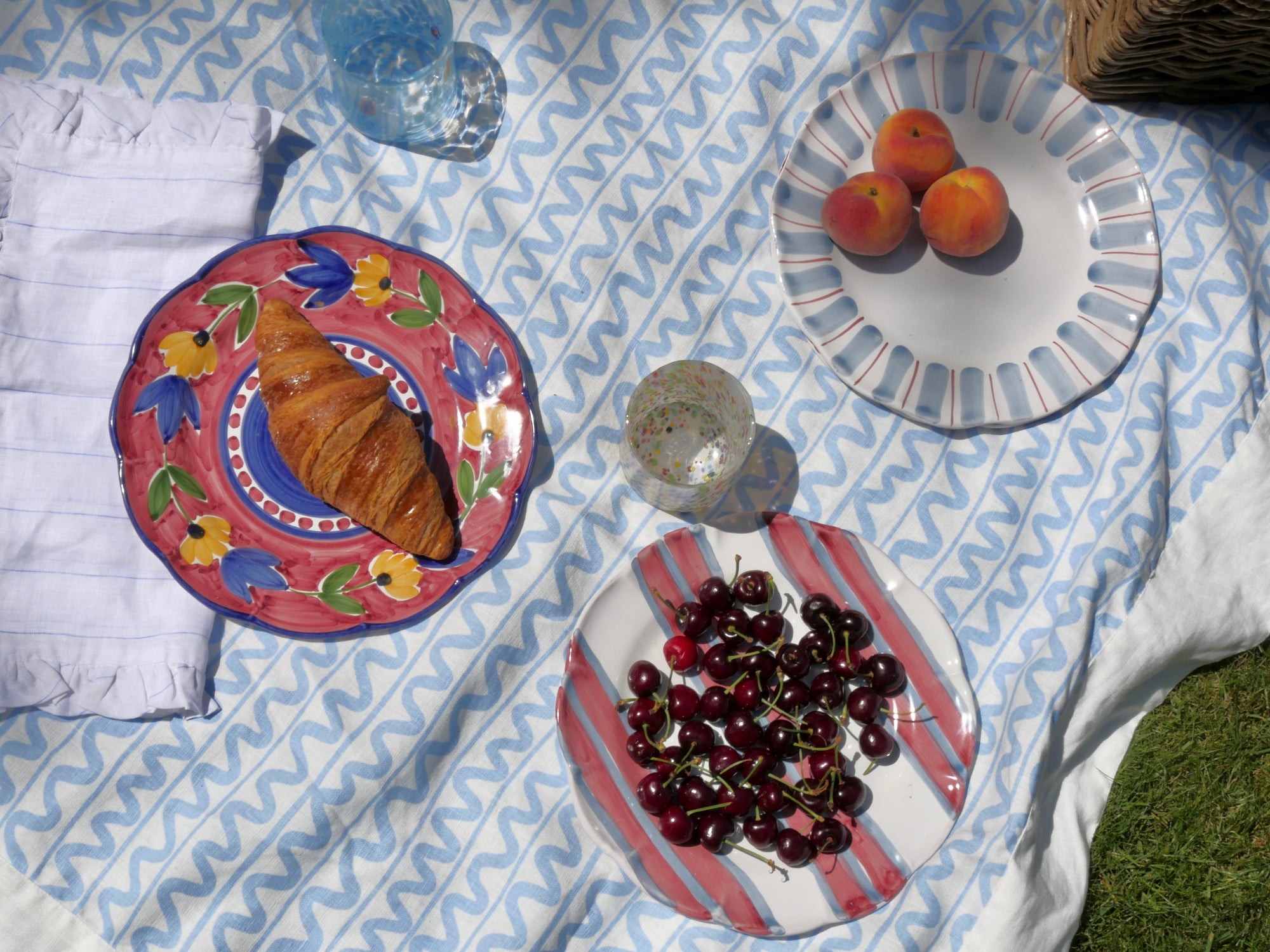 Wiggle Linen Tablecloth, Blue