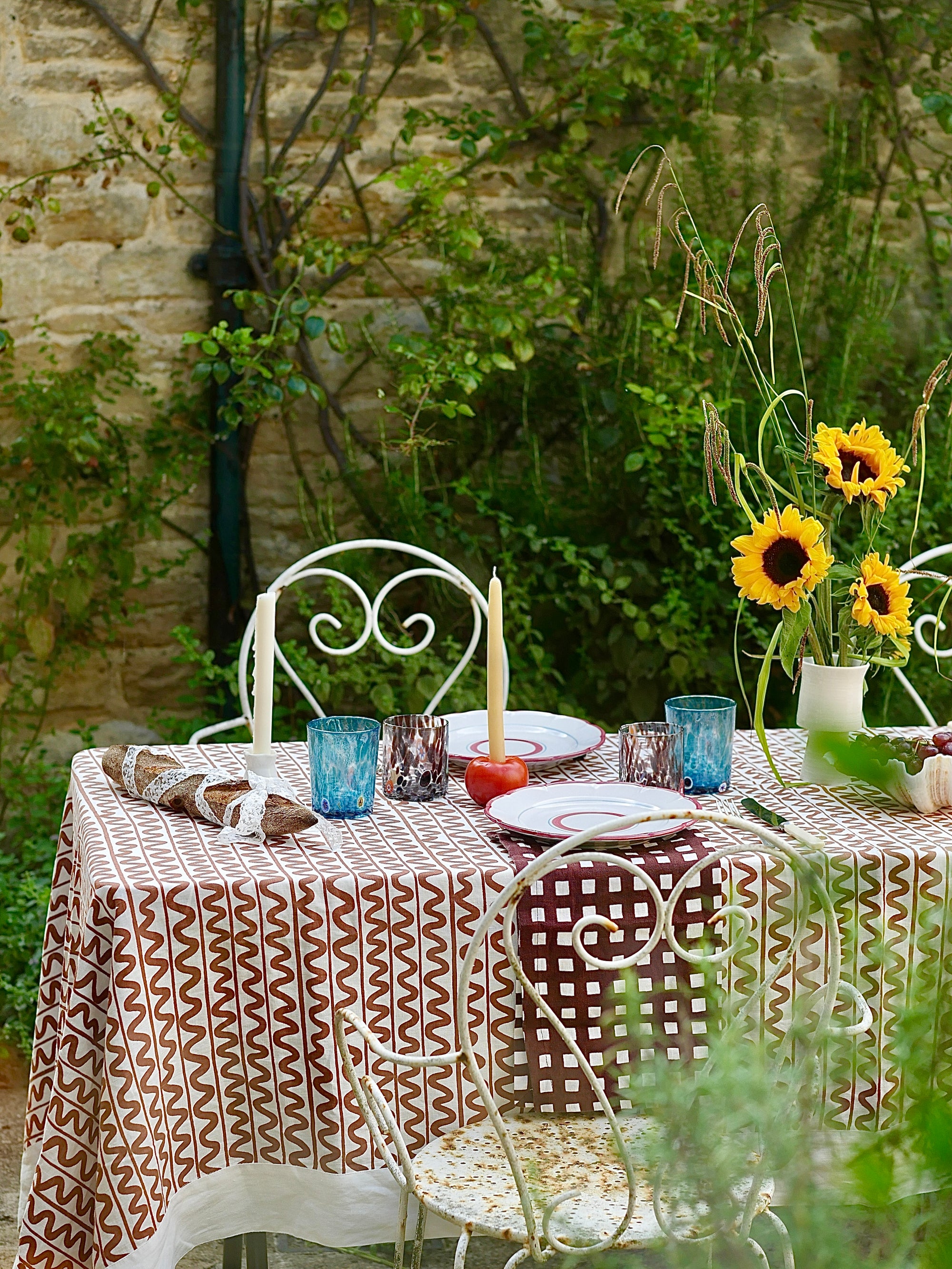 Wiggle Linen Tablecloth, Brown