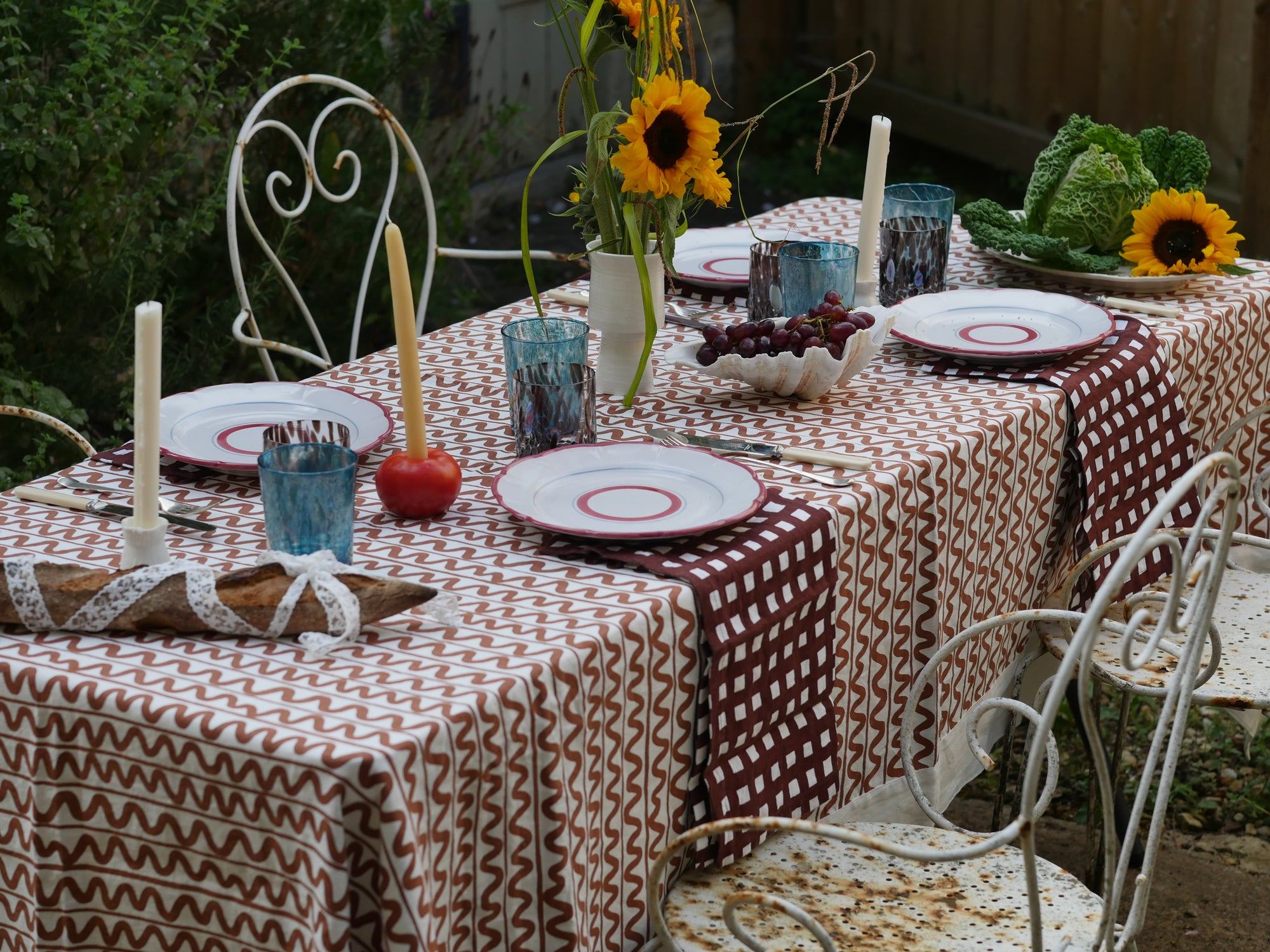 Wiggle Linen Tablecloth Brown